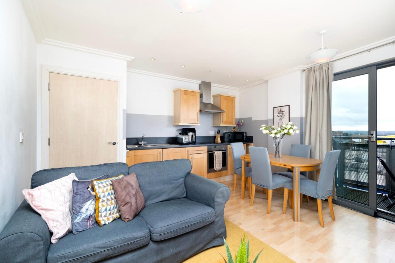 Апартаменты Cosy Flat Right Opp Tube Station Лондон Экстерьер фото