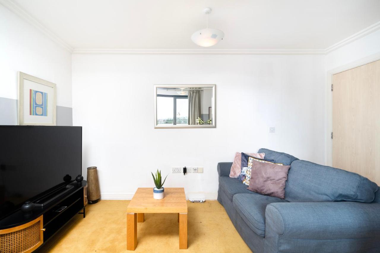 Апартаменты Cosy Flat Right Opp Tube Station Лондон Экстерьер фото